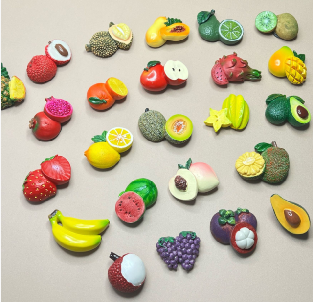 3D-магниты на холодильник в виде фруктов оптом | Возможна смешанная партия | Фабрика в Иу, изготавливающая магниты на заказ. Как заказать магниты на холодильник на заказ на китайской фабрике без скрытых платежей?,Реалистичные 3D-магниты в виде фруктов оптом — принимаем заказы смешанными партиями и оптовые заказы по индивидуальным проектам — прямые поставки с завода в Иу.,CuteMag — персонализированные и оптовые магниты на холодильник.