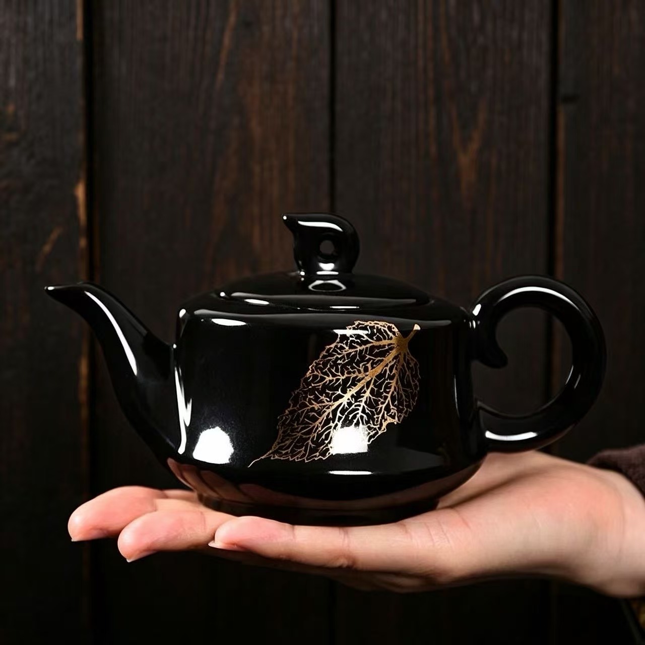 Black Glaze Ceramic Teapot with Golden Leaf Inlay, Hand‑crafted Chinese Porcelain Tea Pot for Home Tea Ceremony