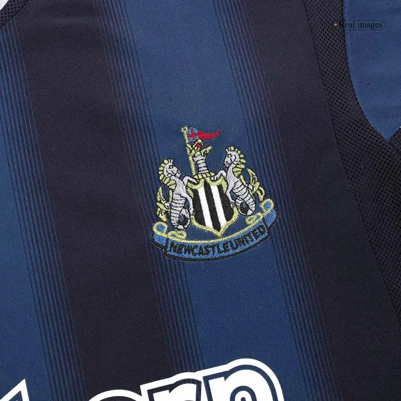 2004/05 Newcastle United Retro Jersey Away