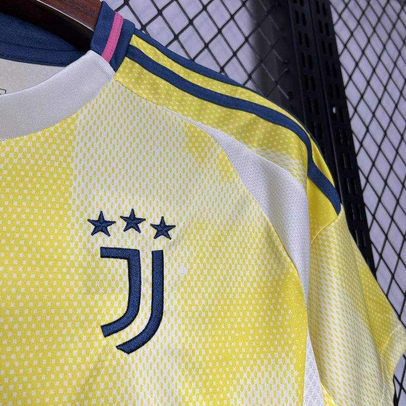 Juventus Away Kit(Jersey+Shorts) 2024/25