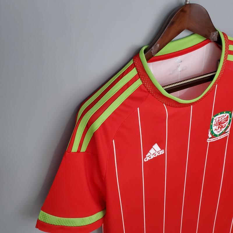 Retro Wales home 2015/2016