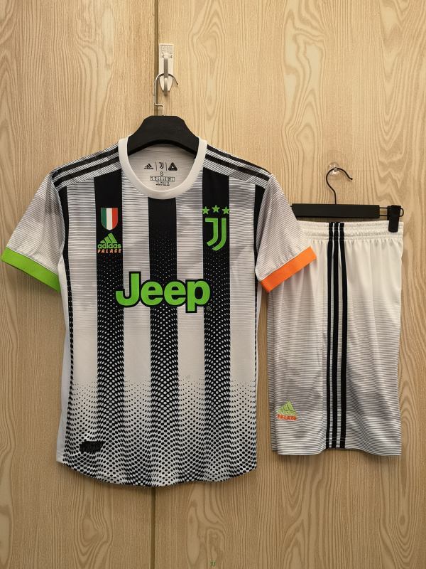 Retro Juventus Co branded Special Edition 2019/20