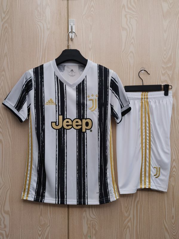 Retro Juventus Home 2020/21