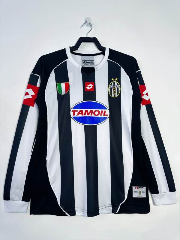 Retro Juventus home long sleeved 2002/03