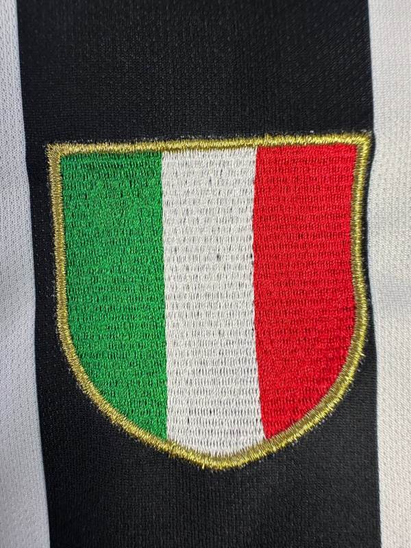 Retro Juventus home long sleeved 2002/03