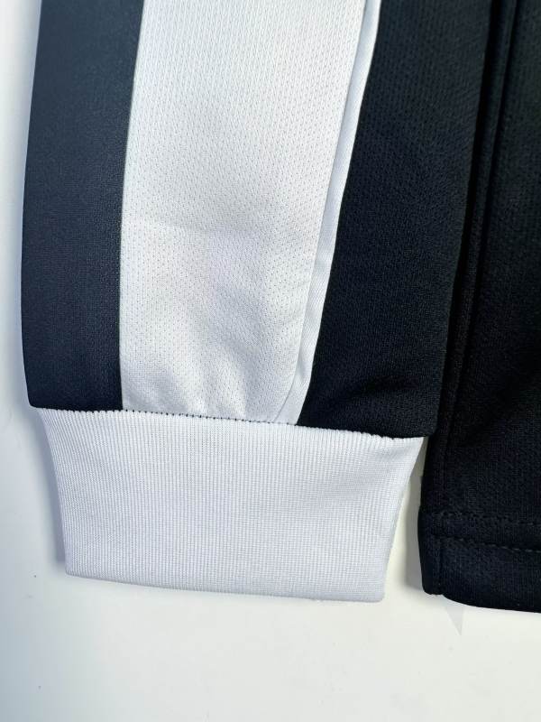 Retro Juventus home long sleeved 2002/03