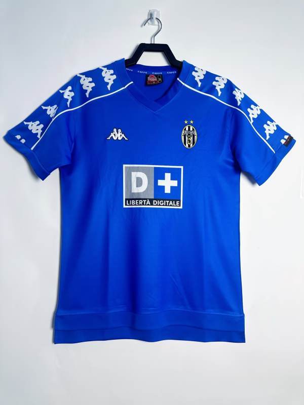 Retro Juventus away 1999/00