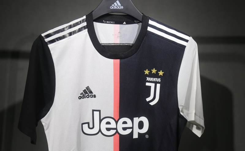 Retro Juventus Home Player Edition 2019/20