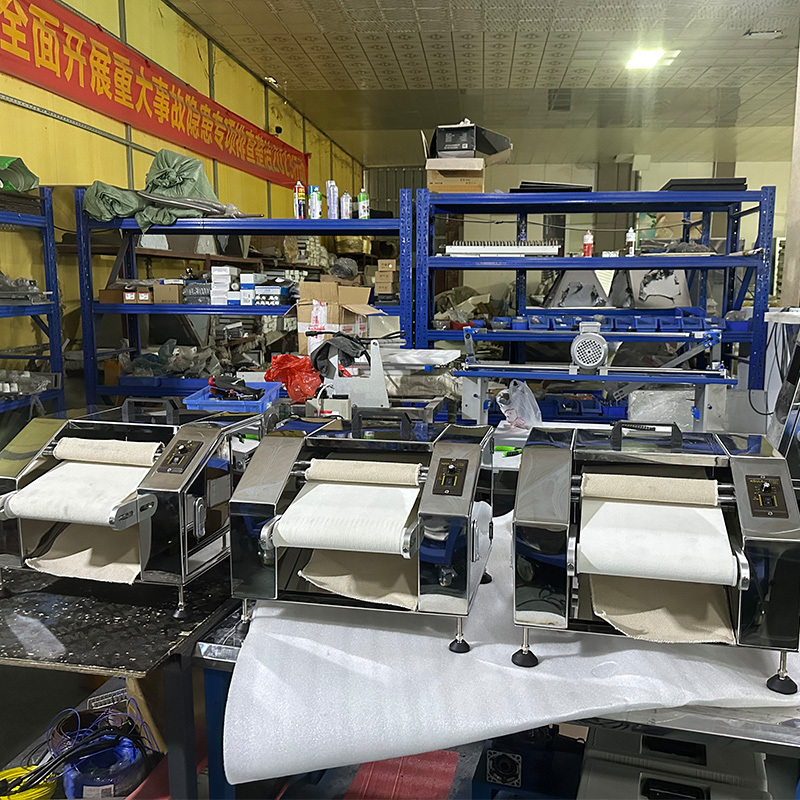 Commercial Small Croissant Bread Rolling Forming Machine Price