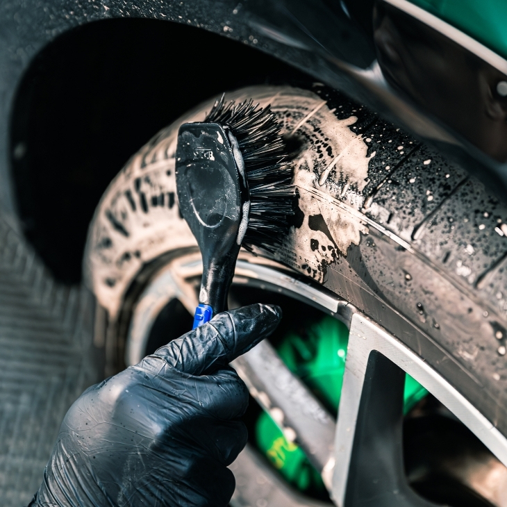 Tire Cleaning Brush