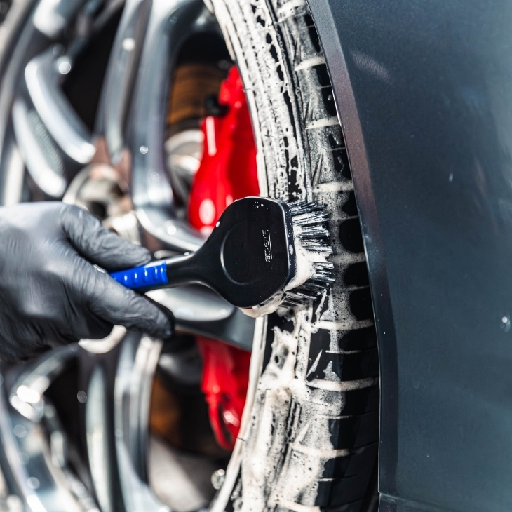 Tire Cleaning Brush