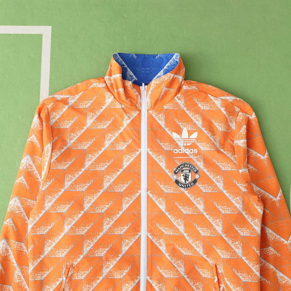 2425 Manchester United F.C. Wear on both sides windbreaker