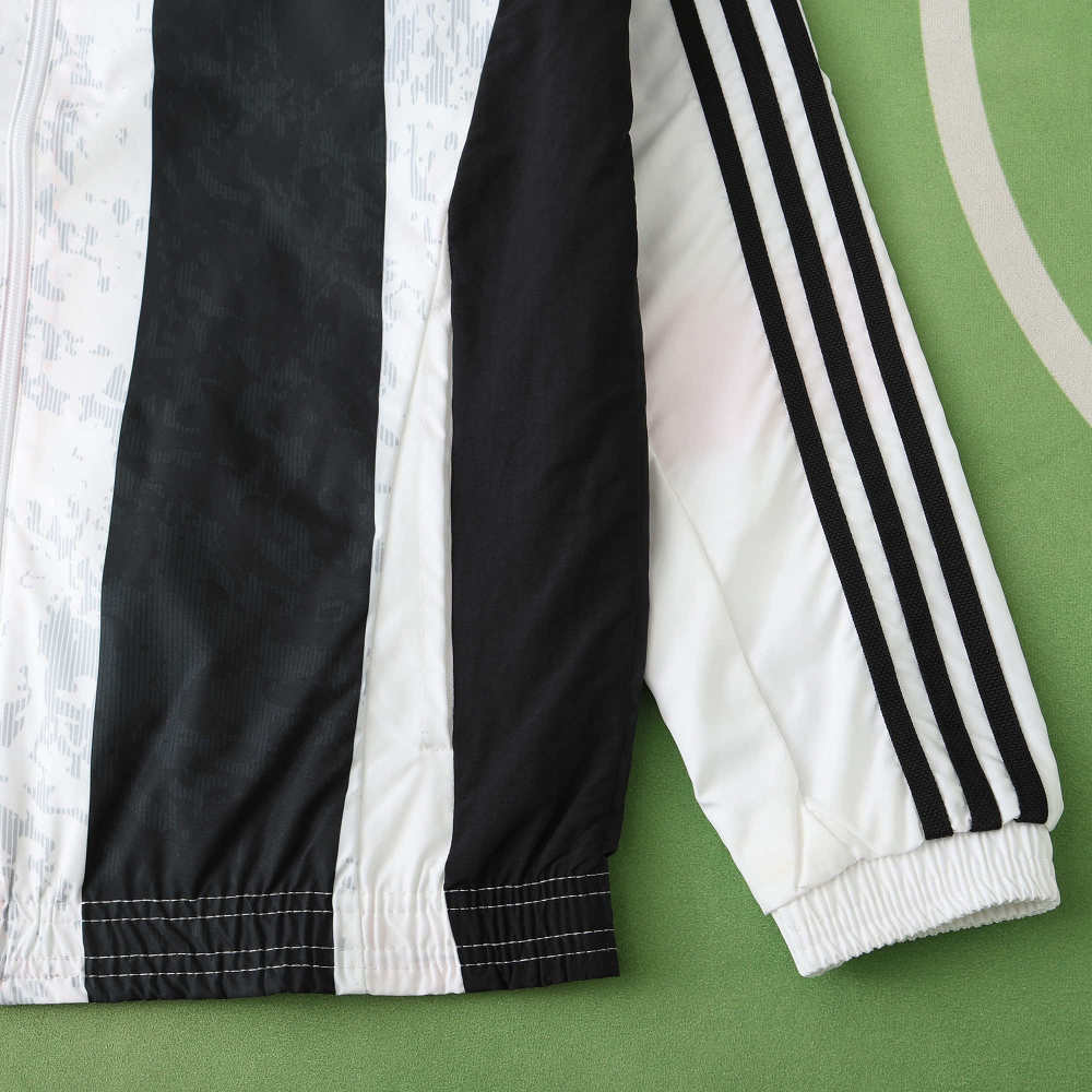 2425 Juventus F.C. Wear on both sides windbreaker