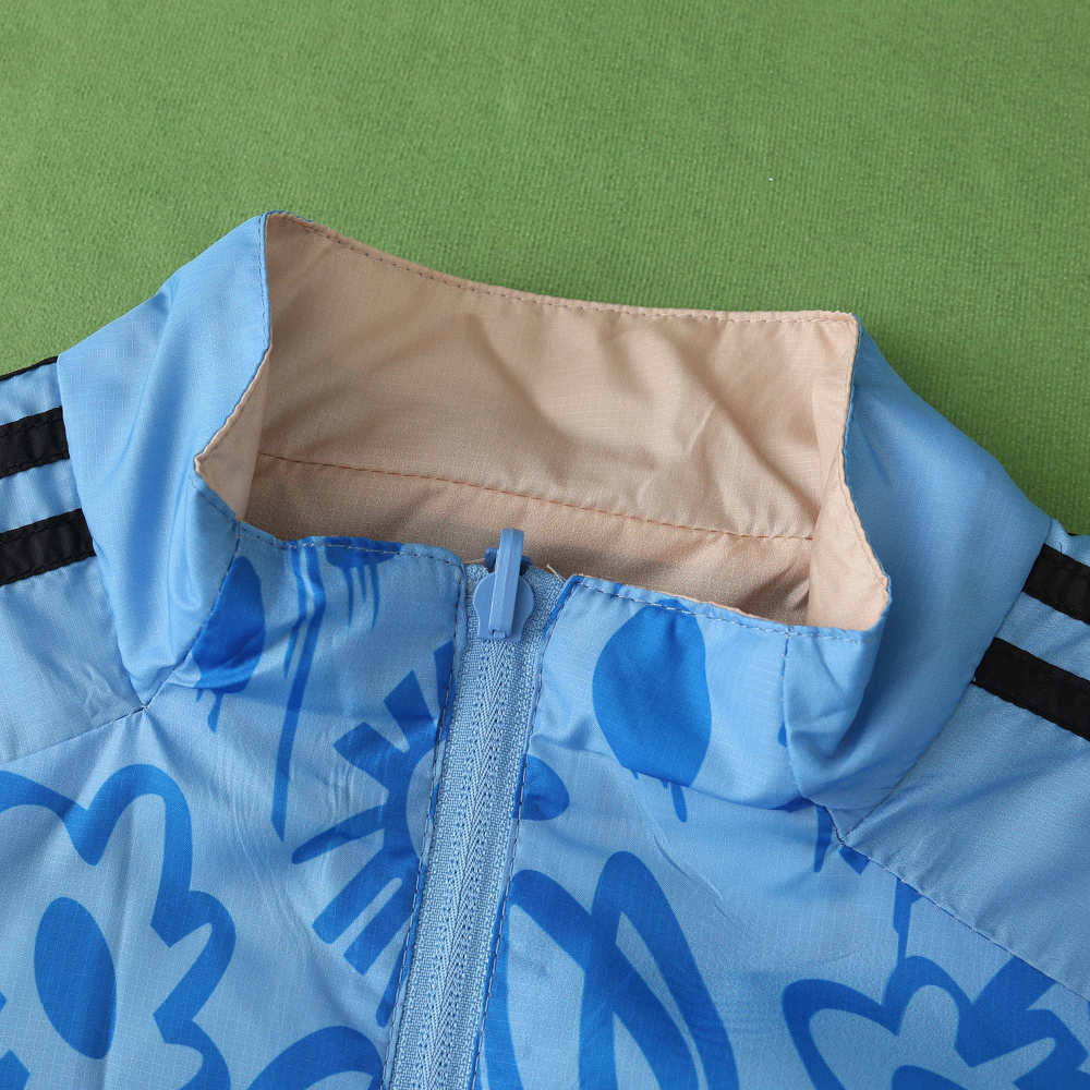 2425 Manchester United F.C. Wear on both sides windbreaker