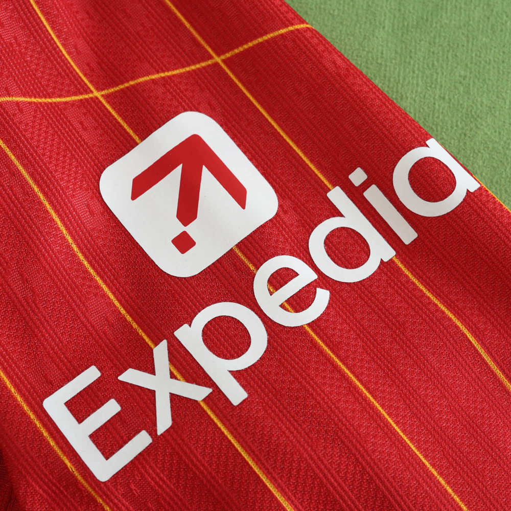 2425 season Liverpool home Long sleeved Player version