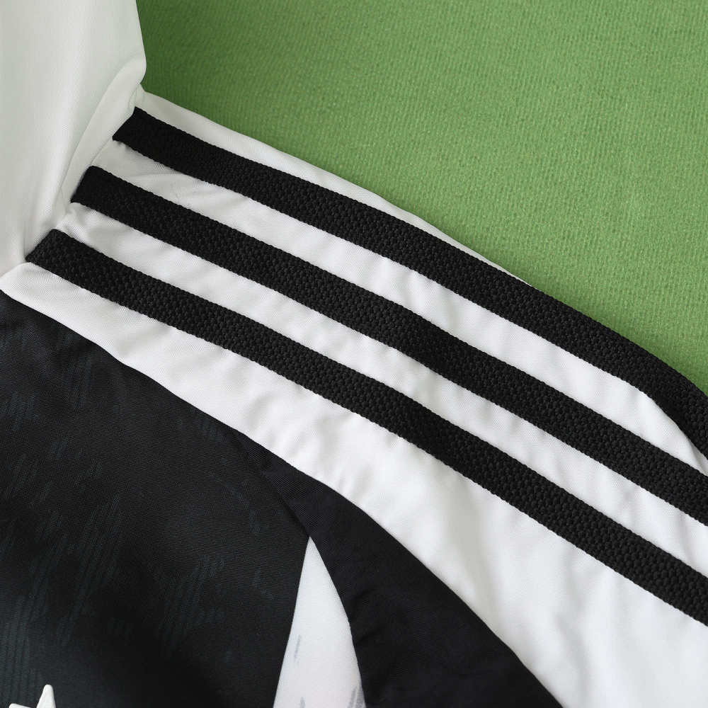 2425 Juventus F.C. Wear on both sides windbreaker