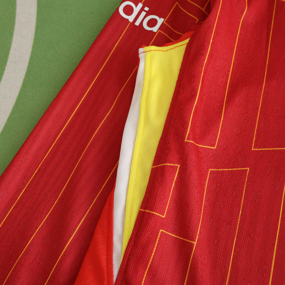 2425 season Liverpool home Long sleeved Player version