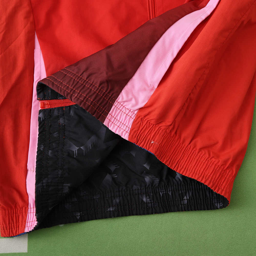 2425 Manchester United F.C. Wear on both sides windbreaker