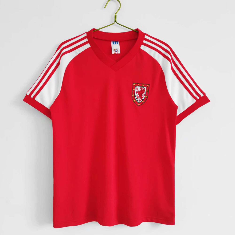 1982 season Wales home Retro Fan version