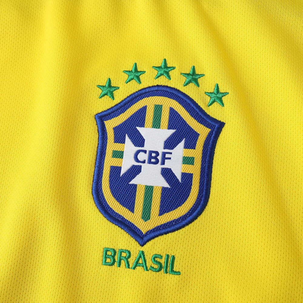 2004 season Brazil home retro Fan version