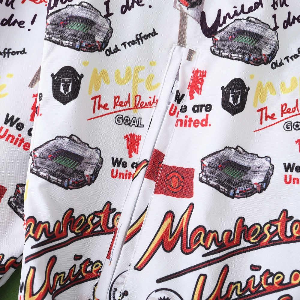 2425 Manchester United F.C. Wear on both sides windbreaker