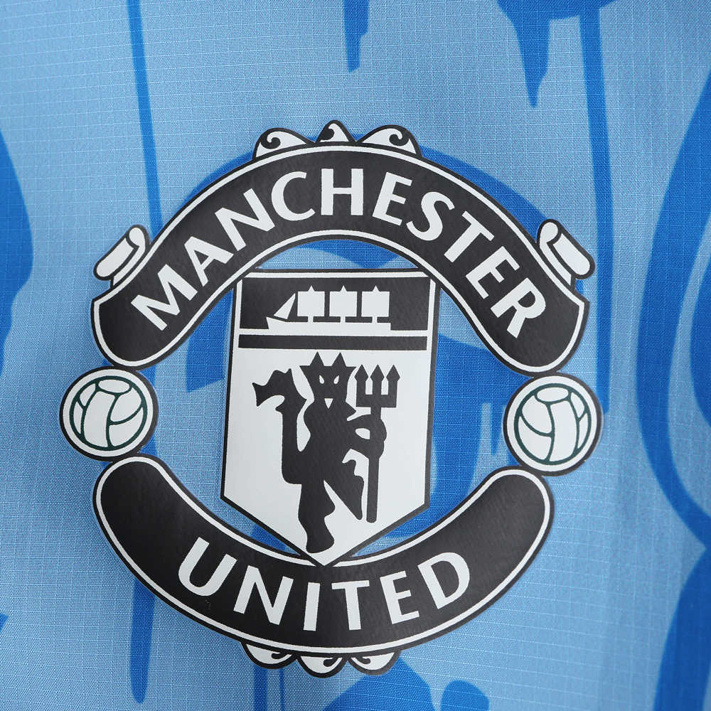 2425 Manchester United F.C. Wear on both sides windbreaker