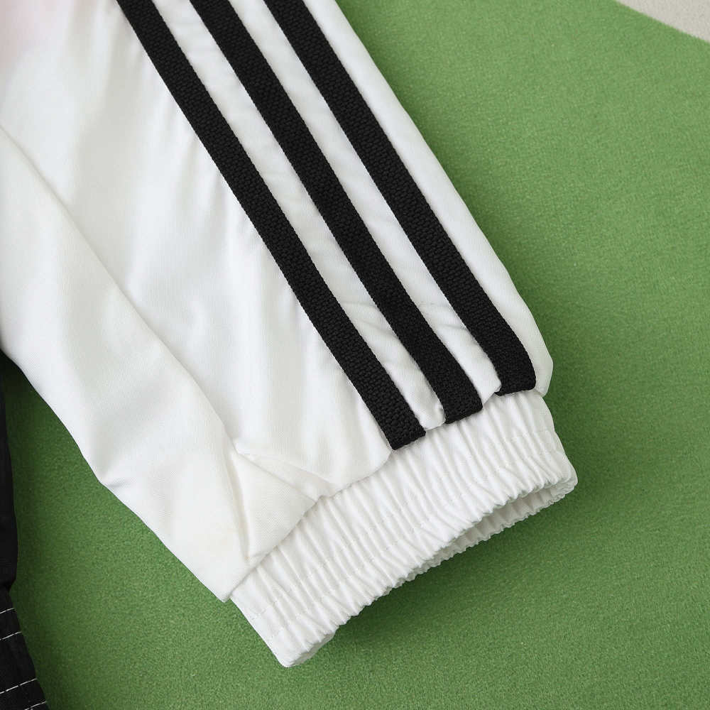 2425 Juventus F.C. Wear on both sides windbreaker