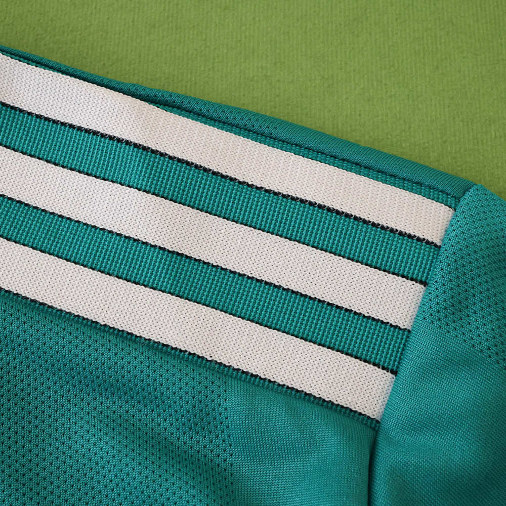 2526 season Liverpool F.C. third Long sleeved Player version