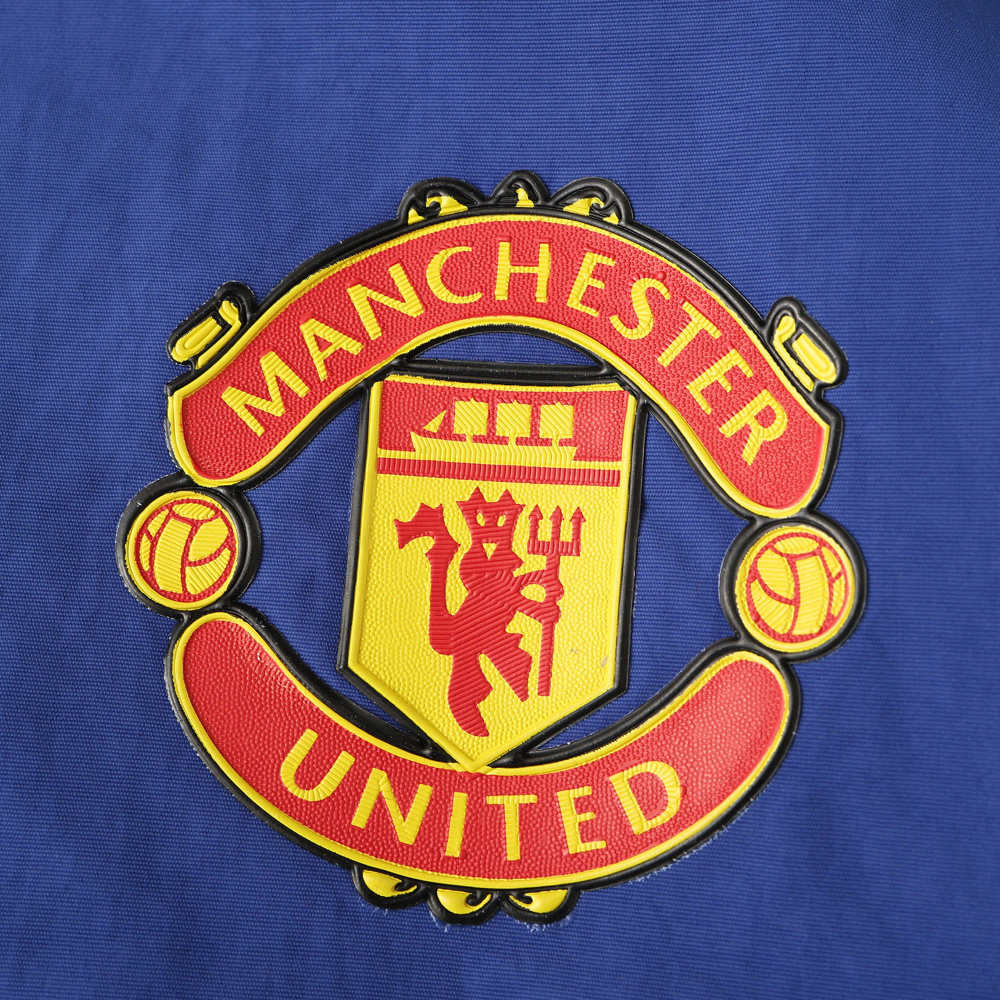 2425 Manchester United F.C. Wear on both sides windbreaker