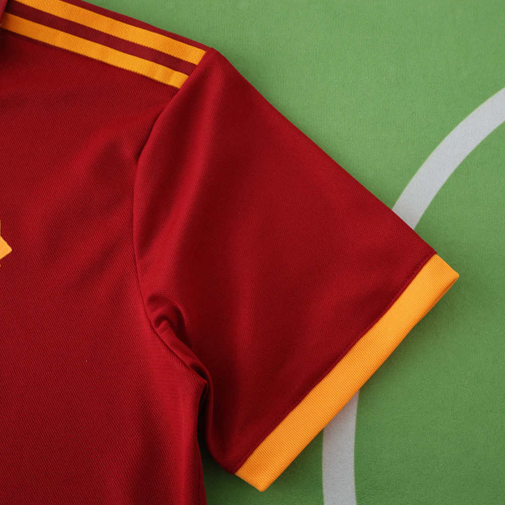 2425 season A.S. Roma retro Player version