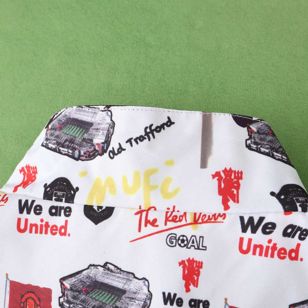 2425 Manchester United F.C. Wear on both sides windbreaker