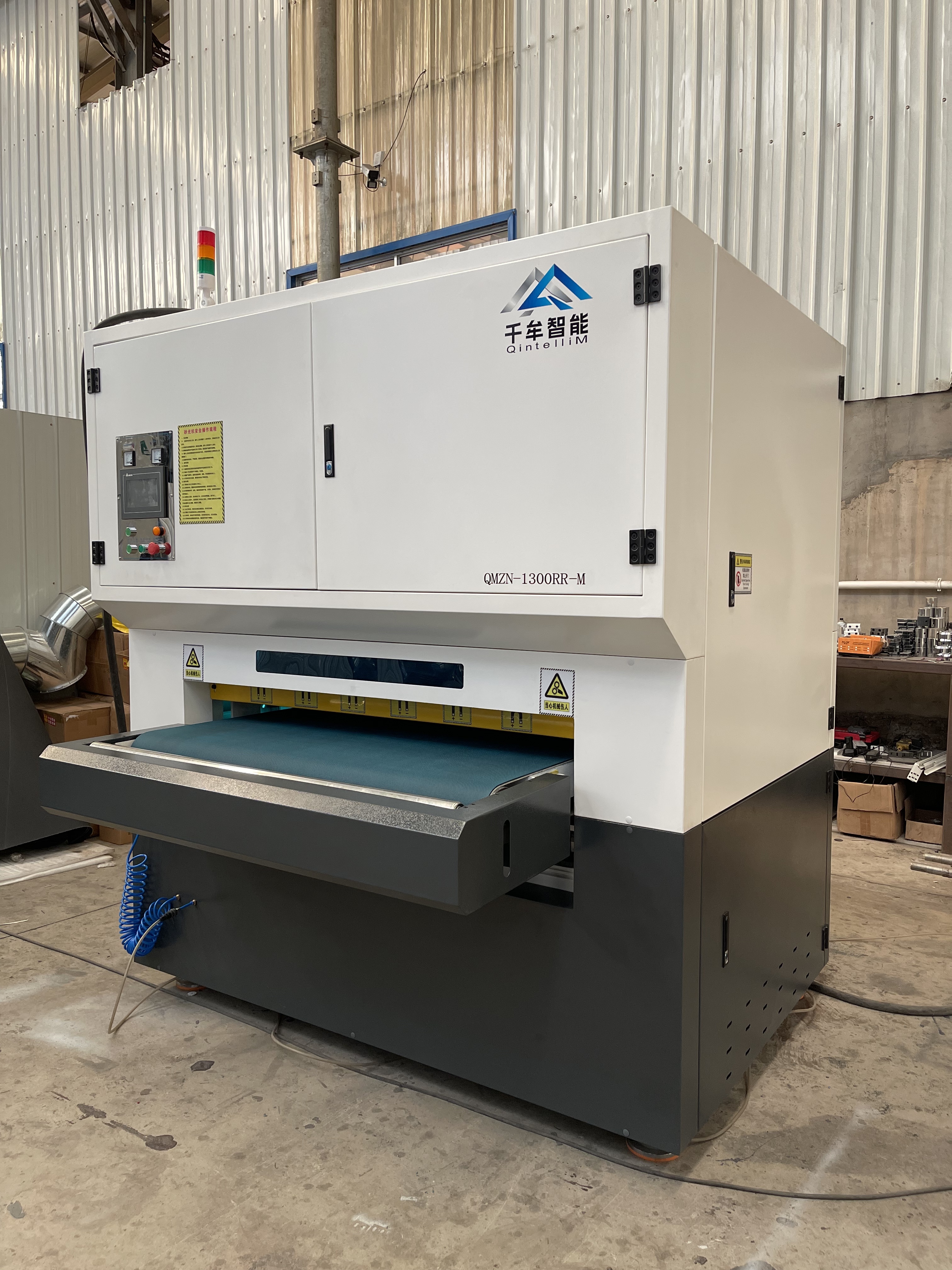 R-Series Sanding-Belt Deburring Machines | Qintellim