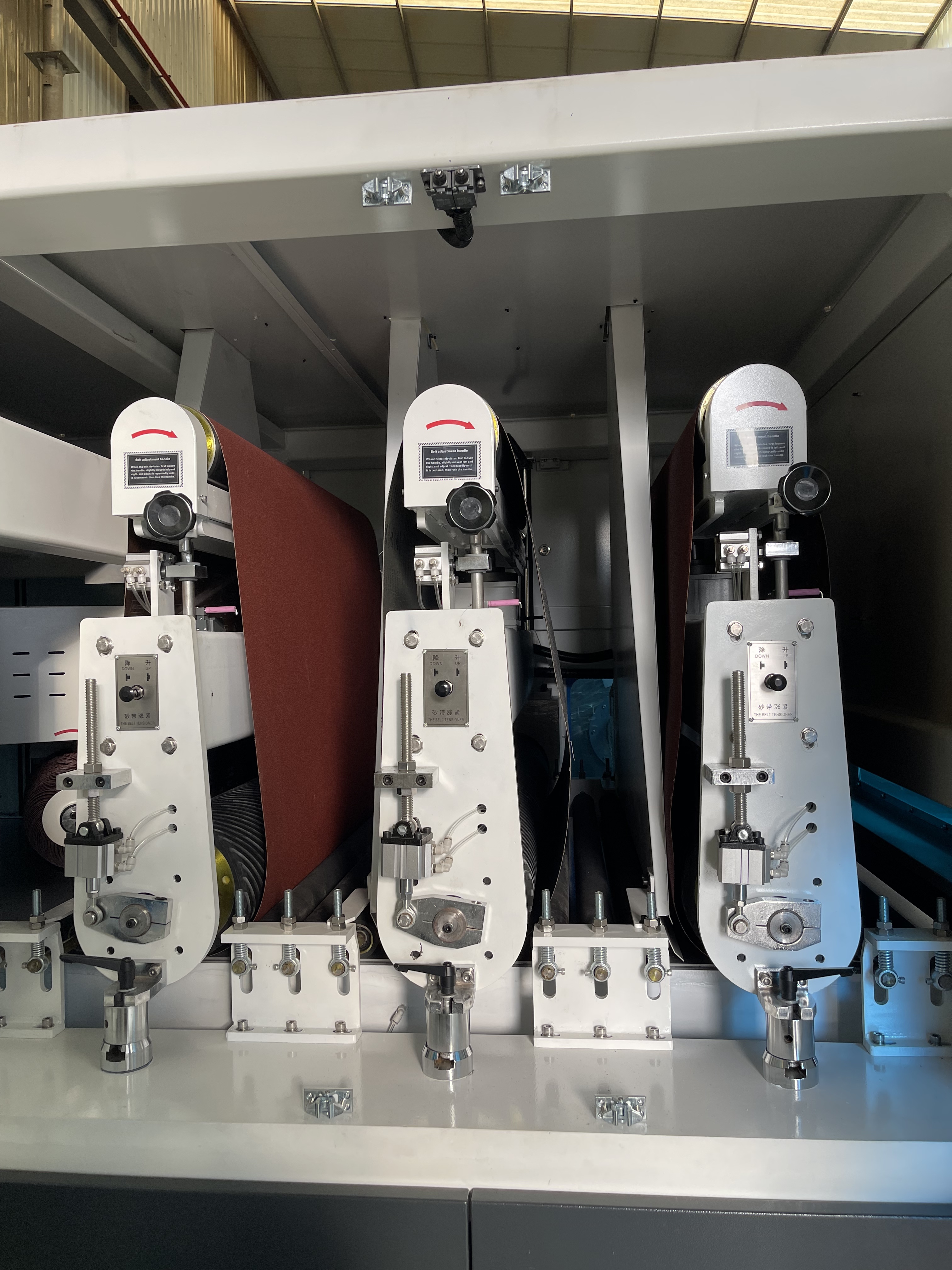 Extra-Wide Heavy-Duty Deburring & Edge Rounding Machine | Qintellim