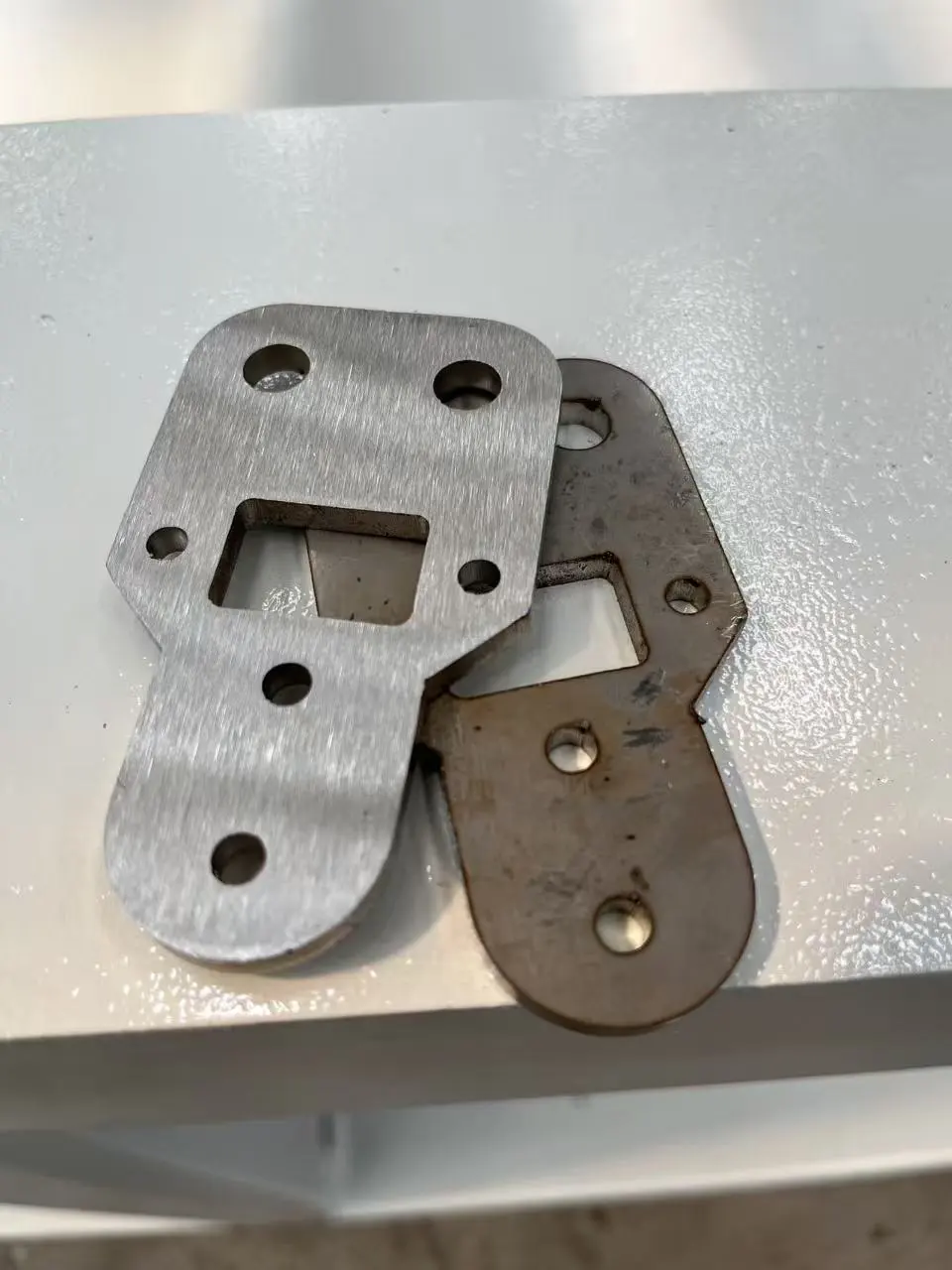 New energy battery tray metal deburring application