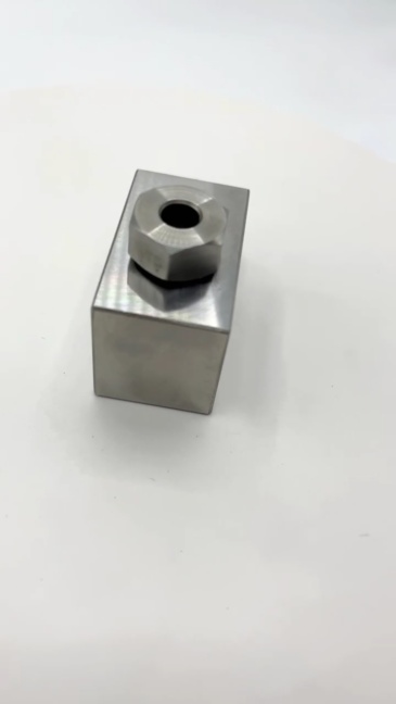 Waterjet Cutting PRO I II III Elbow 3/8" 100K Waterjet Parts Intensifier UHP Stainless Steel 3/8 Elbow Assembly 90k 20455809