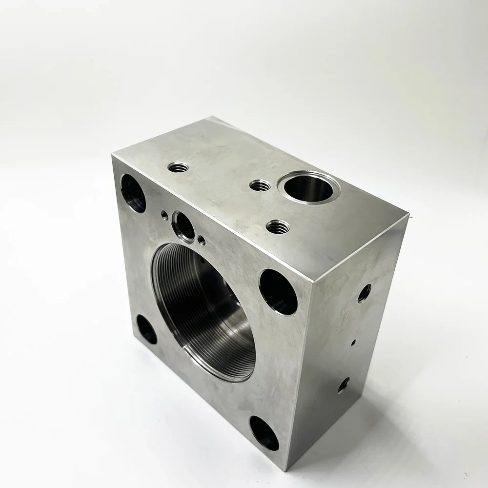 60K Speed WaterJet Cutting Head Intensifier Left / Right End Bell Water Jet Low Pressure End Bell Assembly 301001-1-L 301001-1-R