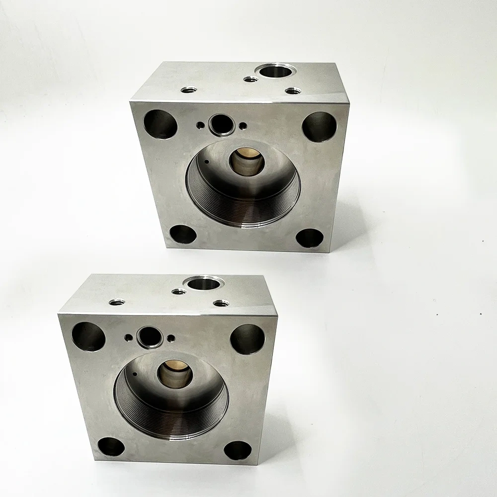 60K Speed WaterJet Cutting Head Intensifier Left / Right End Bell Water Jet Low Pressure End Bell Assembly 301001-1-L 301001-1-R