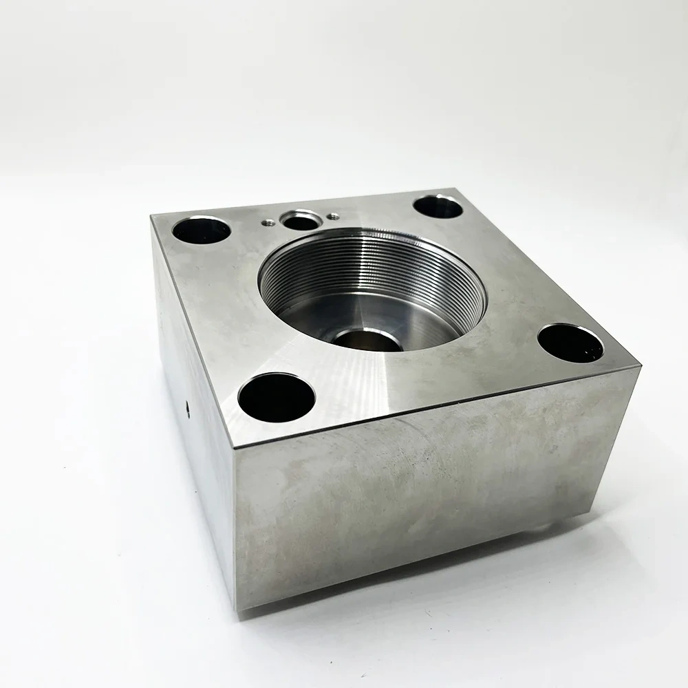 60K Speed WaterJet Cutting Head Intensifier Left / Right End Bell Water Jet Low Pressure End Bell Assembly 301001-1-L 301001-1-R