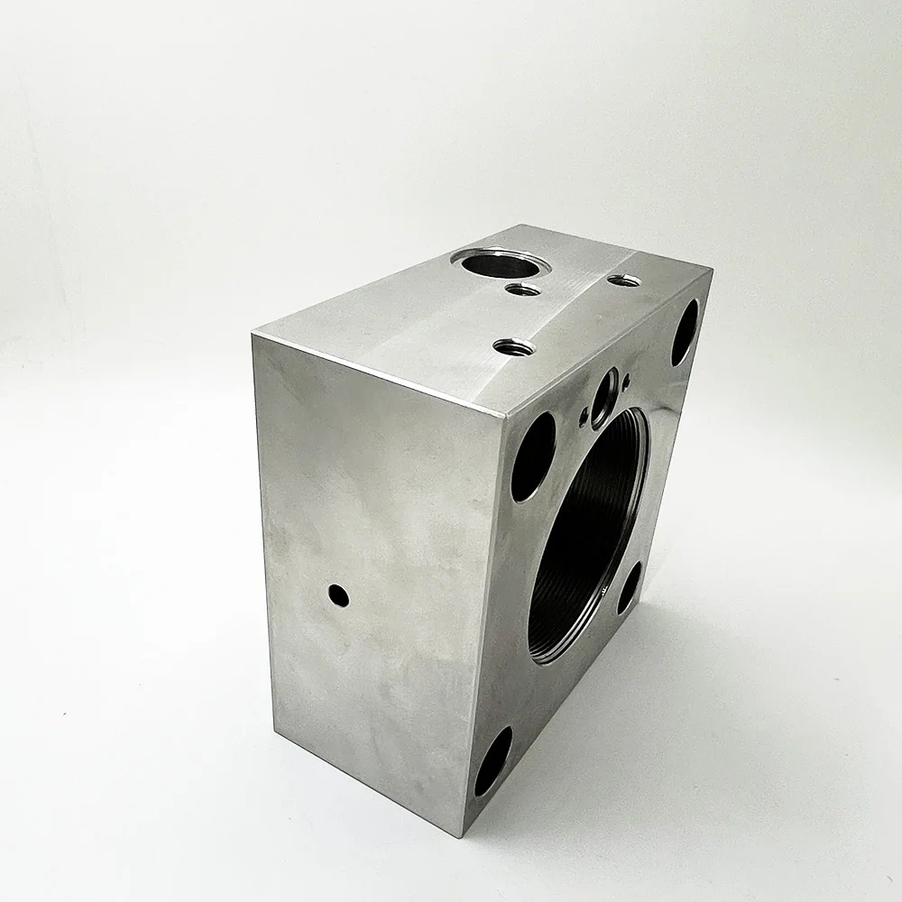 60K Speed WaterJet Cutting Head Intensifier Left / Right End Bell Water Jet Low Pressure End Bell Assembly 301001-1-L 301001-1-R