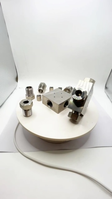 A-0777-1 10097228 Waterjet Cutting Head Parts 1/4'' 3/8 HP Cross Assembly 3/8‘’ Cross 1/4 In 60K High Pressure Tubing Fitting