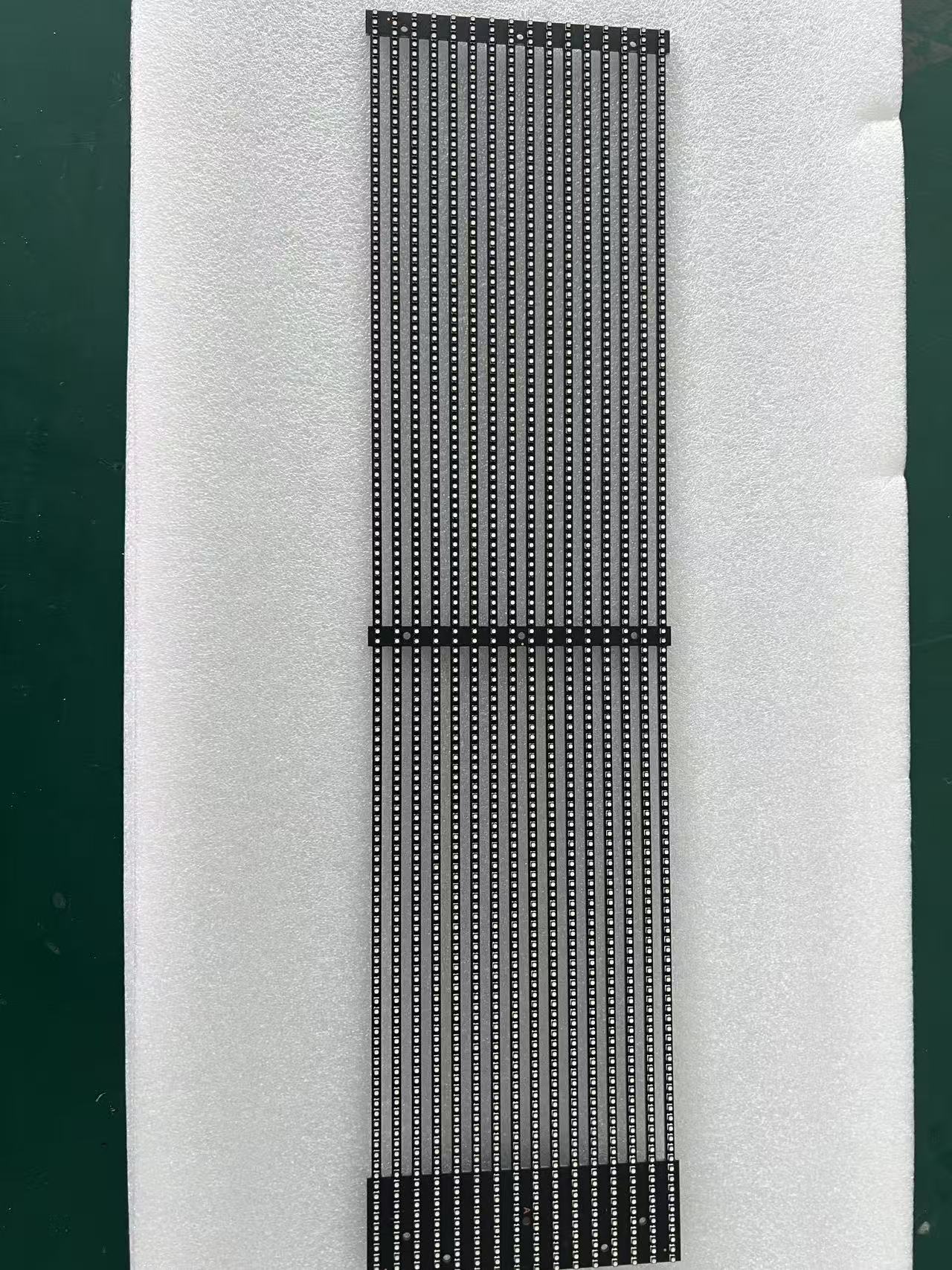 600cd indoor p3.91-7.81 transparent led display cabinet 1000x1000mm