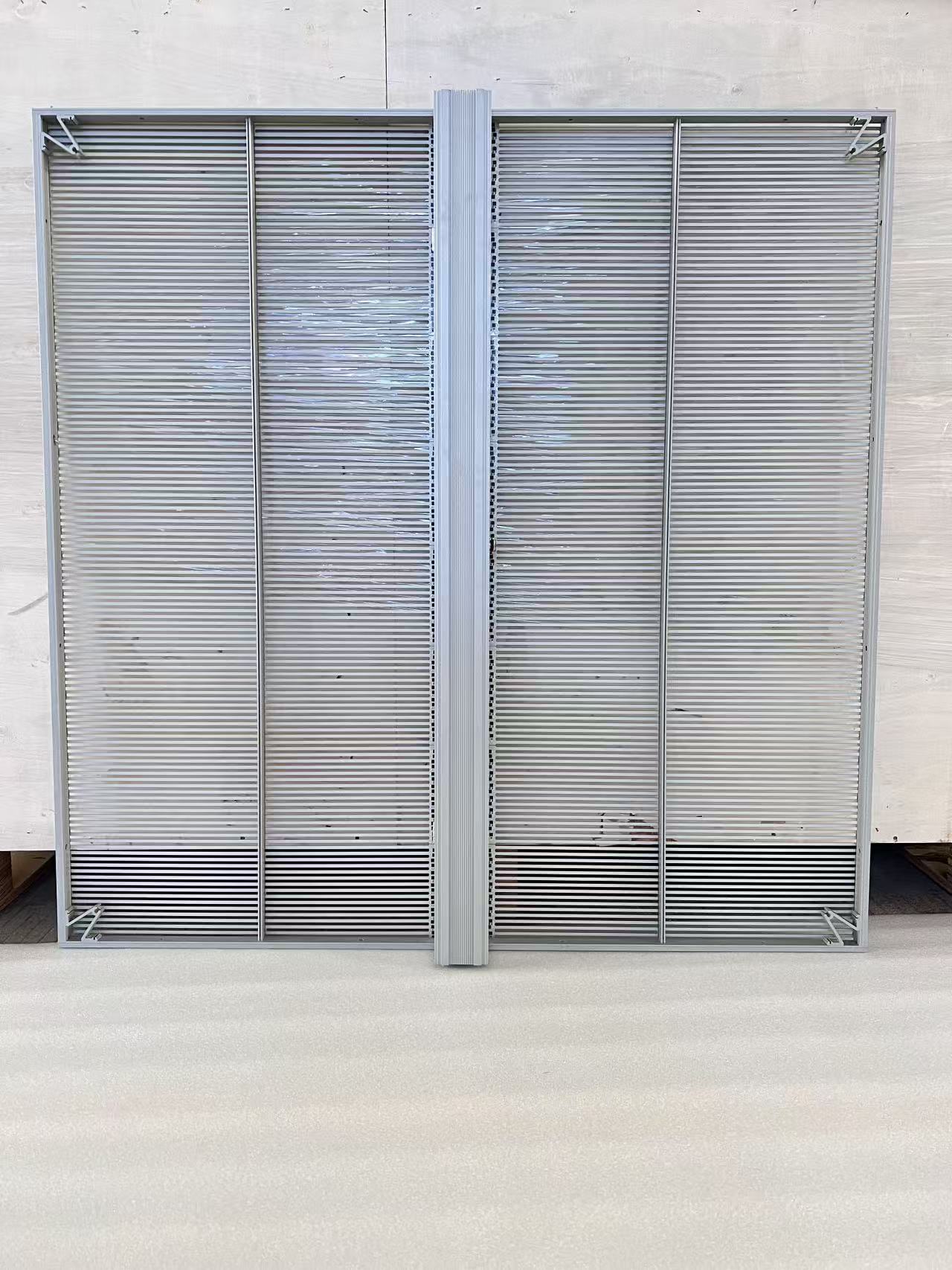 600cd indoor p3.91-7.81 transparent led display cabinet 1000x1000mm