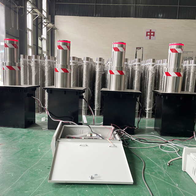 Telescopic Automatic Retractable Bollard