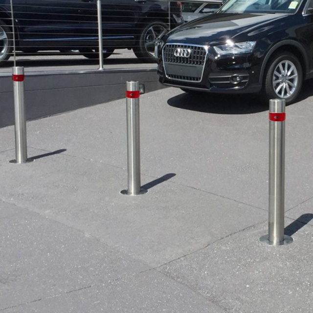 Durable steel parking post for effective vehicle management