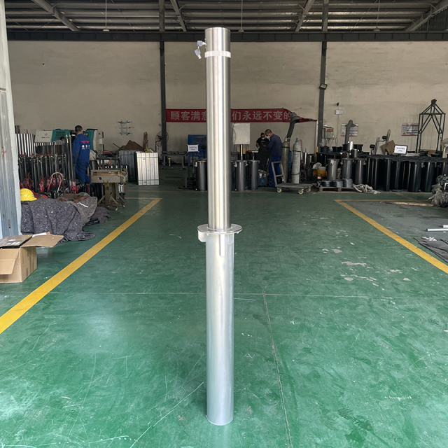 Silver Telescopic Driveway Bollard
