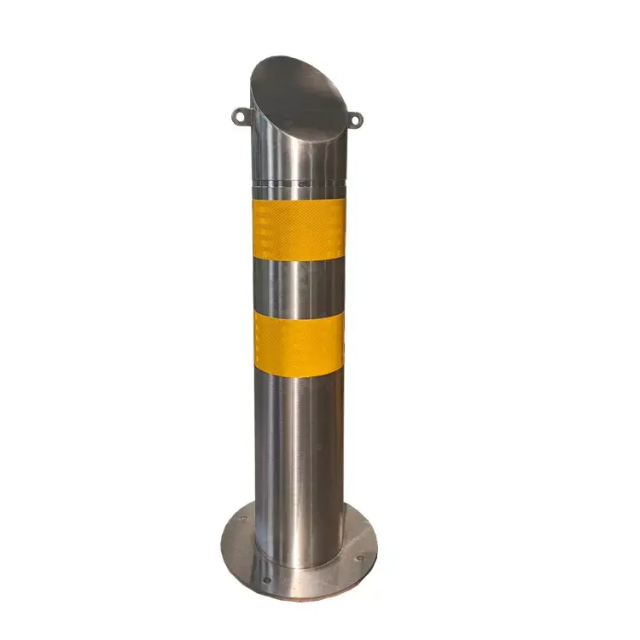 Steel Slant Top Bollard With Chains