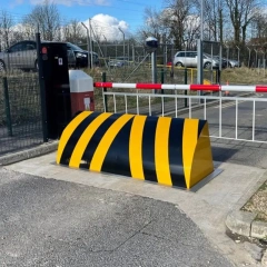 Retractable Automatic Road Blocker Without Spike