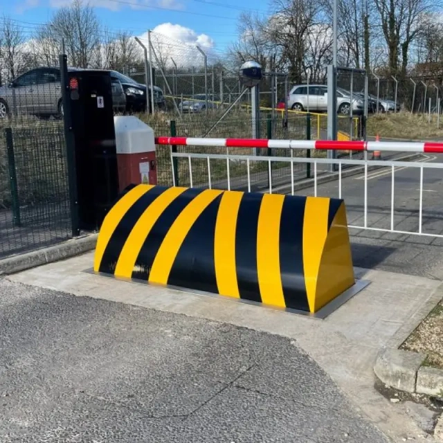 Retractable Automatic Road Blocker Without Spike