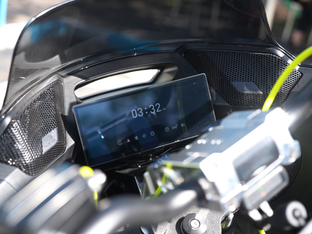 Hyper Vision Series LOWRIDER ST Fairing CARPLAY
