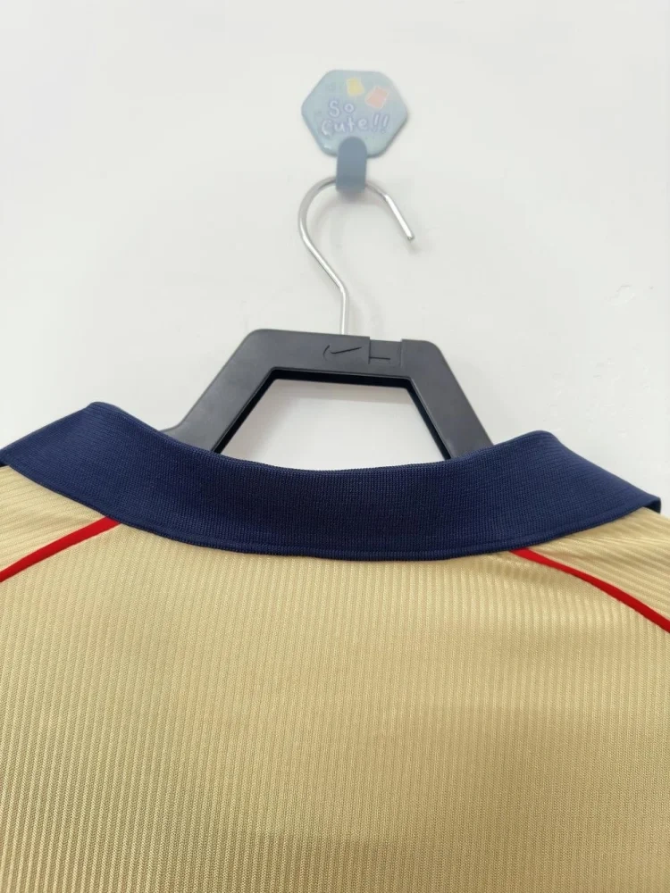 Arsenal Retro Away Football Shirt 2001/2002
